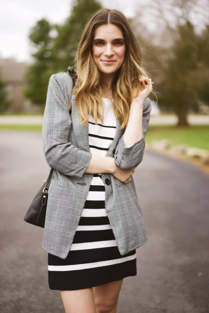 Women's oversized black and gray houndstooth blazer