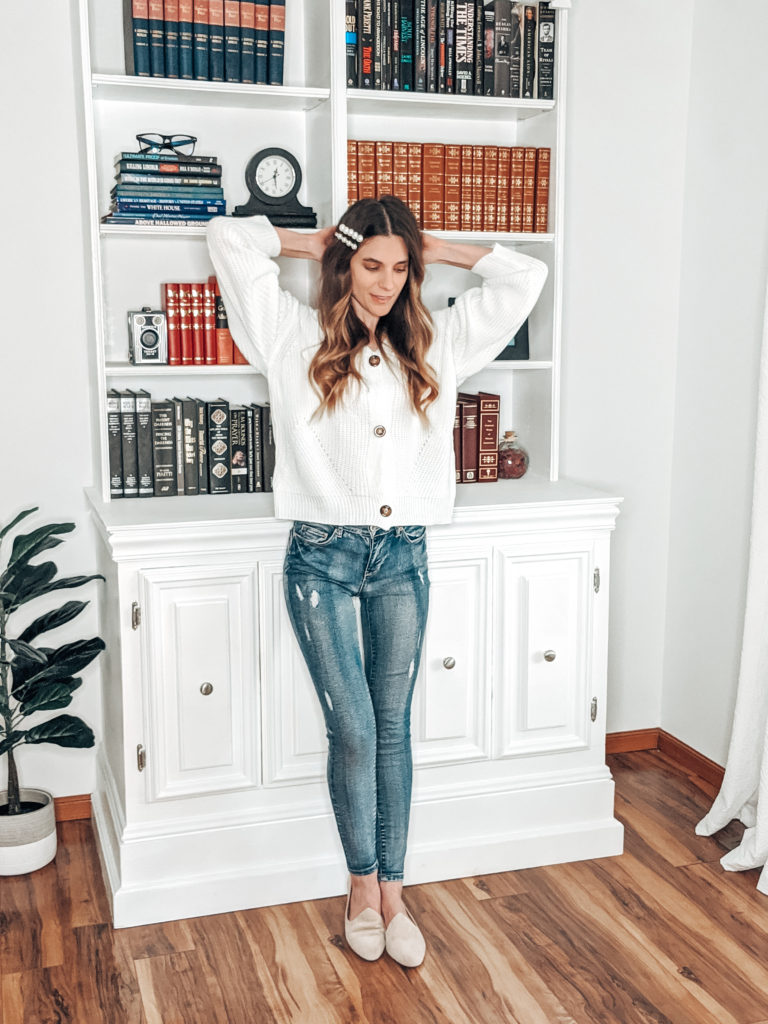 women's white hair clips and cardigan and jeans outfit 