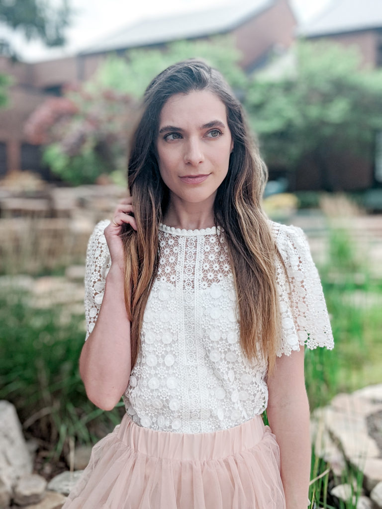 White lace puffy sleeve top