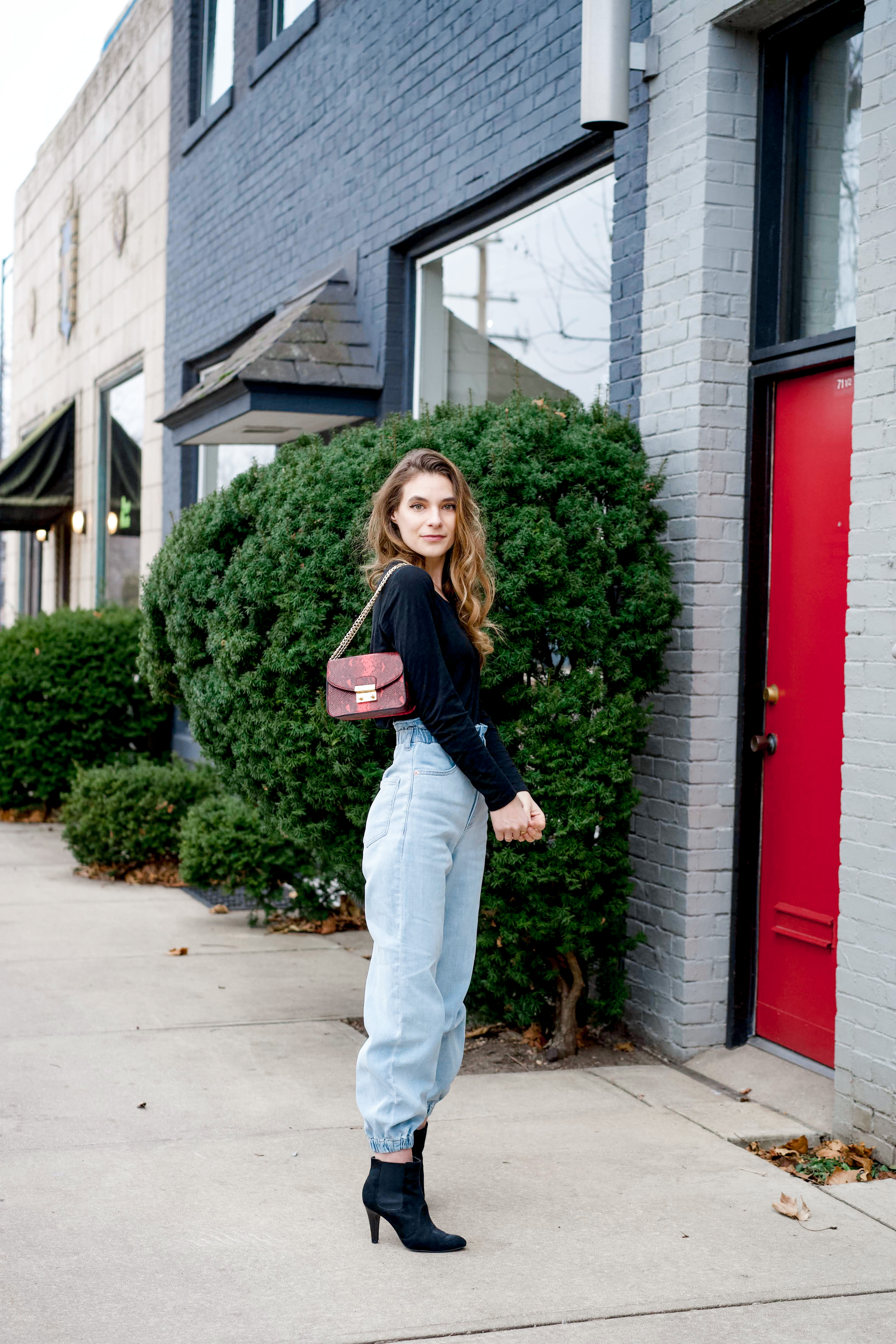 Women's jogger jeans