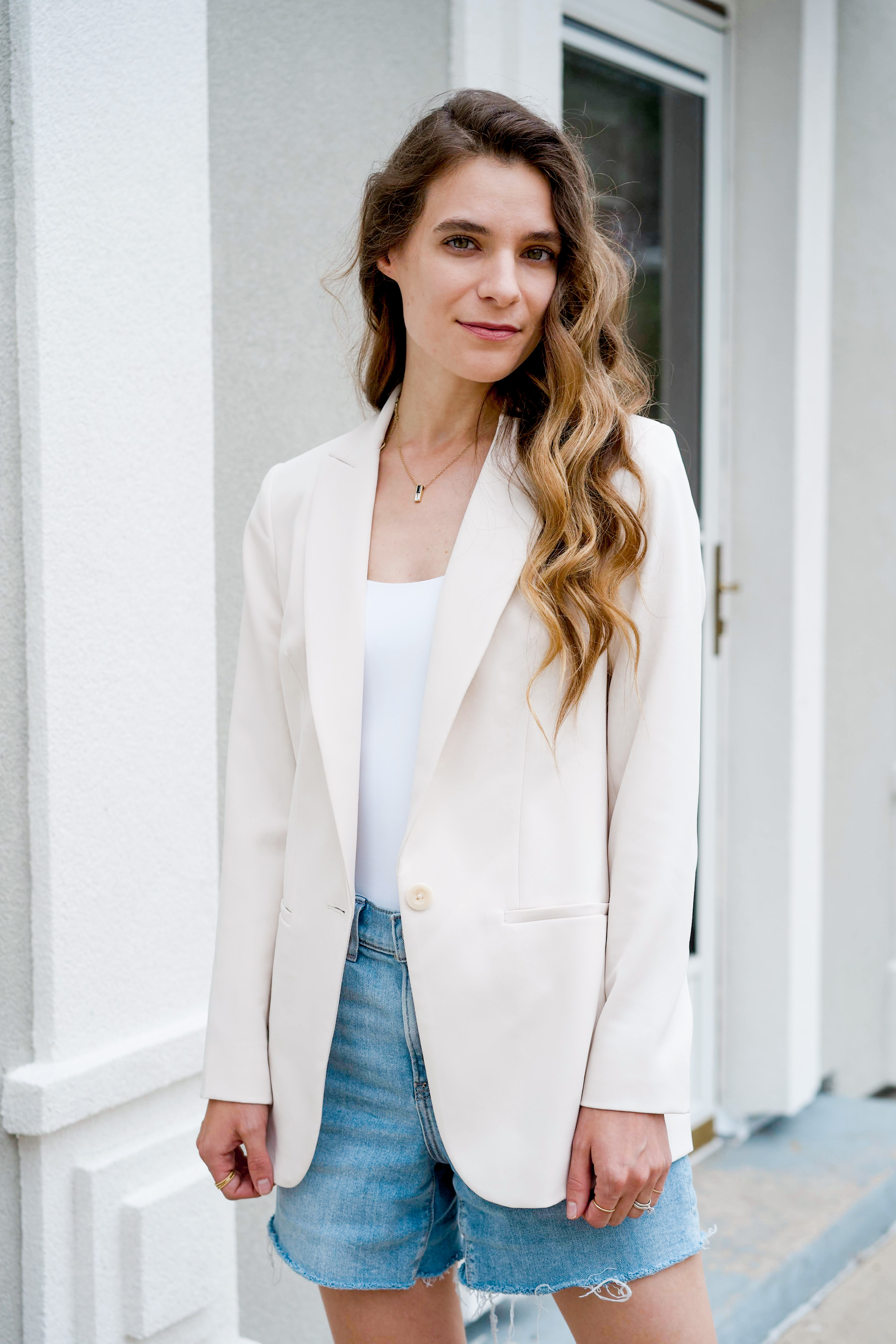 White boyfriend blazer with one button